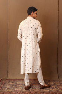 Mati Outfit Sets Off-White Spade EMB Belted Kurta Set (2 PCS)