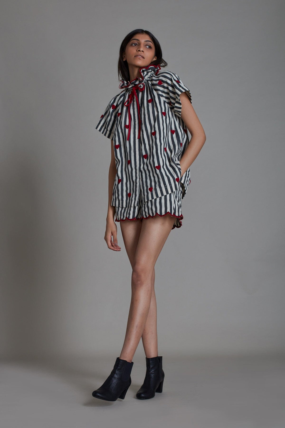 Mati SEPERATES STRIPE TORA SHIRT AND SCALLOP SHORTS SET - BLACK WITH RED HEART (SET OF 2)