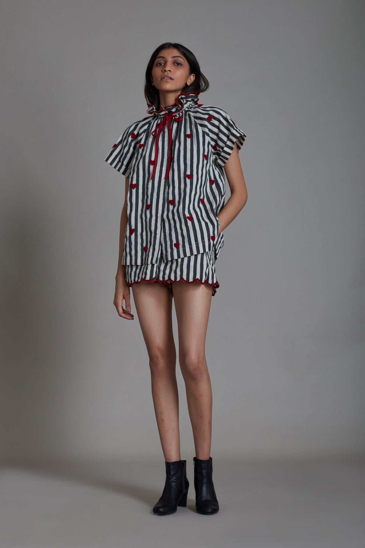 Mati SEPERATES STRIPE TORA SHIRT AND SCALLOP SHORTS SET - BLACK WITH RED HEART (SET OF 2)